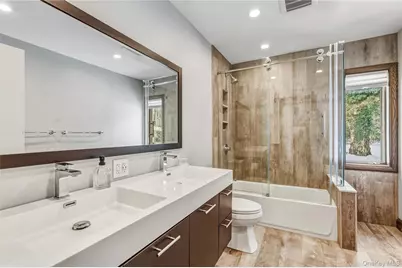 19 Frost Creek Drive, Locust Valley, NY 11560 - Photo 21