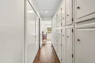 19 Frost Creek Dr, Locust Valley, NY 11560 - Photo 9