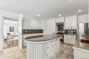 19 Frost Creek Dr, Locust Valley, NY 11560 - Photo 17