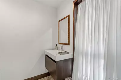 19 Frost Creek Drive, Lattingtown, NY 11560 - Photo 17