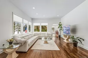 19 Frost Creek Dr, Lattingtown, NY 11560 - Photo 3