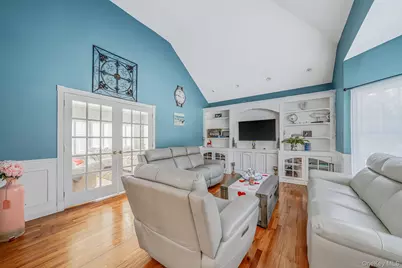 10 Ashley Loop, Northport, NY 11768 - Photo 9