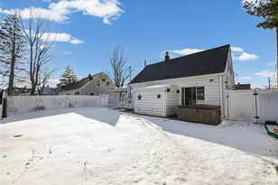 15 Primrose Ln, Levittown, NY 11756 - Photo 19