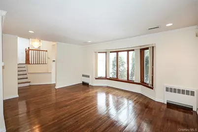 [Address not provided], Syosset, NY 11791 - Photo 7