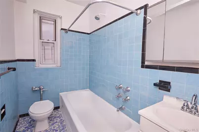 7540 Austin Street #5FL, Forest Hills, NY 11375 - Photo 7