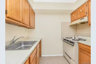 946 E 181st Street, Bronx, NY 10460 - Photo 11