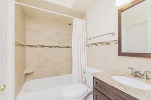 946 E 181st St, Bronx, NY 10460 - Photo 9