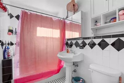 2736 Colden Avenue, Bronx, NY 10469 - Photo 7