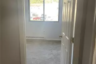 32 Scarborough Ln, Wappingers Falls, NY 12590 - Photo 11