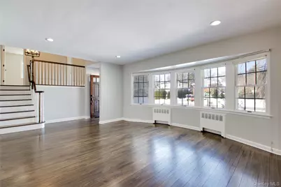 107 Hayes Street, Garden City, NY 11530 - Photo 5