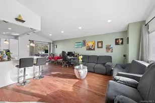 253 W 20th St, Deer Park, NY 11729 - Photo 3