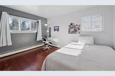 253 W 20th Street, Deer Park, NY 11729 - Photo 7