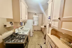 50-05 43rd Ave, Sunnyside, NY 11377 - Photo 5