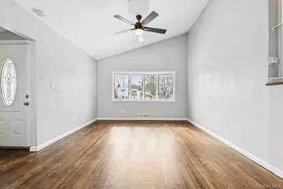 17 Laurie Road, Brentwood, NY 11717 - Photo 9