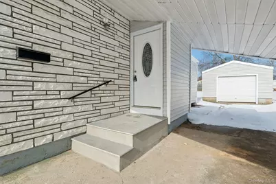 17 Laurie Road, Brentwood, NY 11717 - Photo 5