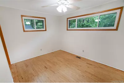 114 Lynncliff Road 114 Lynncliff Road, Hampton Bays, NY 11946 - Photo 3