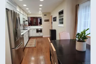 91 Duckpond Drive, Manhasset, NY 11030 - Photo 3