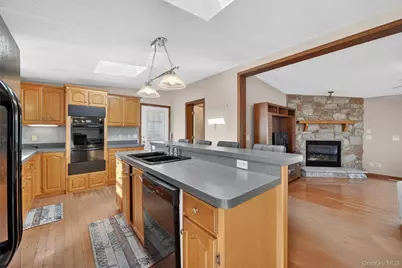 31 Thamsen Drive, Stony Point, NY 10980 - Photo 7