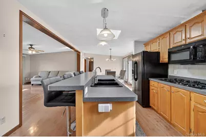 31 Thamsen Drive, Stony Point, NY 10980 - Photo 5