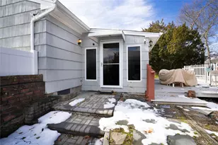 429 Mollie Blvd, Holbrook, NY 11741 - Photo 25