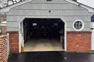 429 Mollie Blvd, Holbrook, NY 11741 - Photo 29