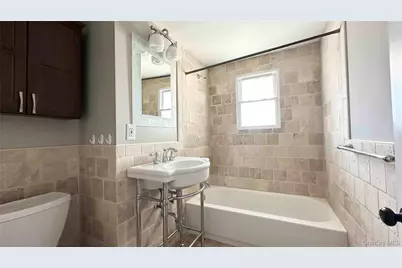 27 Southridge Drive #2, Glen Cove, NY 11542 - Photo 5