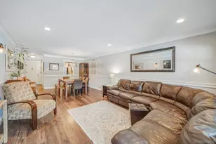 14 Glen Hollow Dr, Holtsville, NY 11742 - Photo 13