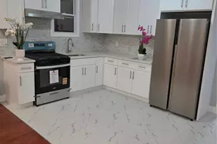 9527 239th St, Floral Park, NY 11001 - Photo 3