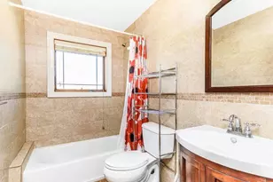 113 Maple Pl, Yonkers, NY 10704 - Photo 9