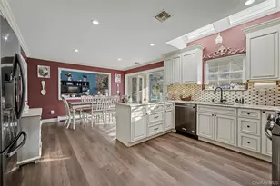 8 Paddock Dr, Northport, NY 11768 - Photo 13