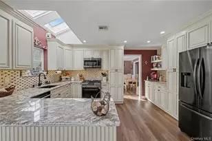 8 Paddock Dr, Northport, NY 11768 - Photo 15