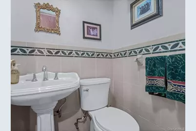 1083 Northgate Court, Uniondale, NY 11553 - Photo 19