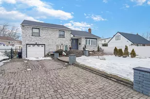 1083 Northgate Ct, Uniondale, NY 11553 - Photo 3