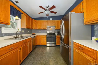 7 Charles Street, Newburgh, NY 12550 - Photo 15