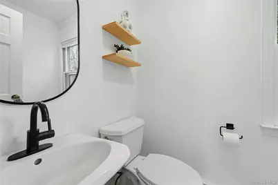 10 Woodhull Road, East Setauket, NY 11733 - Photo 19