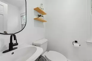 10 Woodhull Rd, East Setauket, NY 11733 - Photo 19