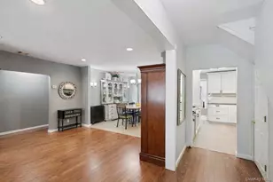 11 W Hitchcock Ave, Floral Park, NY 11001 - Photo 3
