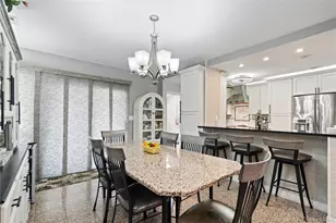 11 W Hitchcock Ave, Floral Park, NY 11001 - Photo 5