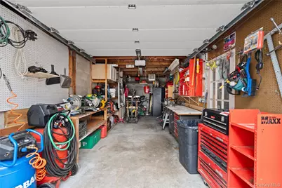 11 W Hitchcock Avenue, Floral Park, NY 11001 - Photo 33