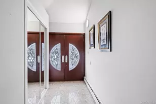 11 W Hitchcock Ave, Floral Park, NY 11001 - Photo 15