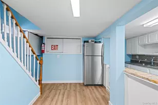 11 W Hitchcock Ave, Floral Park, NY 11001 - Photo 23