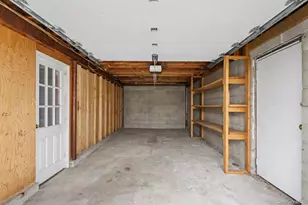 11 W Hitchcock Ave, Floral Park, NY 11001 - Photo 33