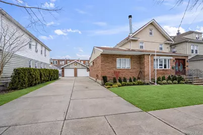 11 W Hitchcock Avenue, Floral Park, NY 11001 - Photo 1