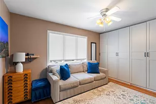 11 W Hitchcock Ave, Floral Park, NY 11001 - Photo 13