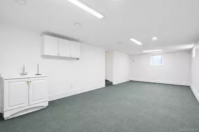 11 W Hitchcock Avenue, Floral Park, NY 11001 - Photo 27