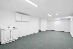 11 W Hitchcock Ave, Floral Park, NY 11001 - Photo 27