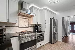 11 W Hitchcock Ave, Floral Park, NY 11001 - Photo 3