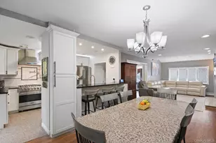11 W Hitchcock Ave, Floral Park, NY 11001 - Photo 7