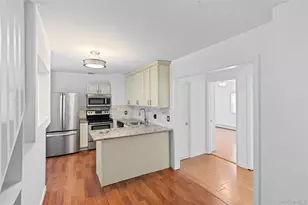 11 W Hitchcock Ave, Floral Park, NY 11001 - Photo 17