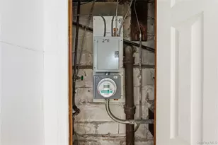 104-78 129th St, Richmond Hill, NY 11419 - Photo 9